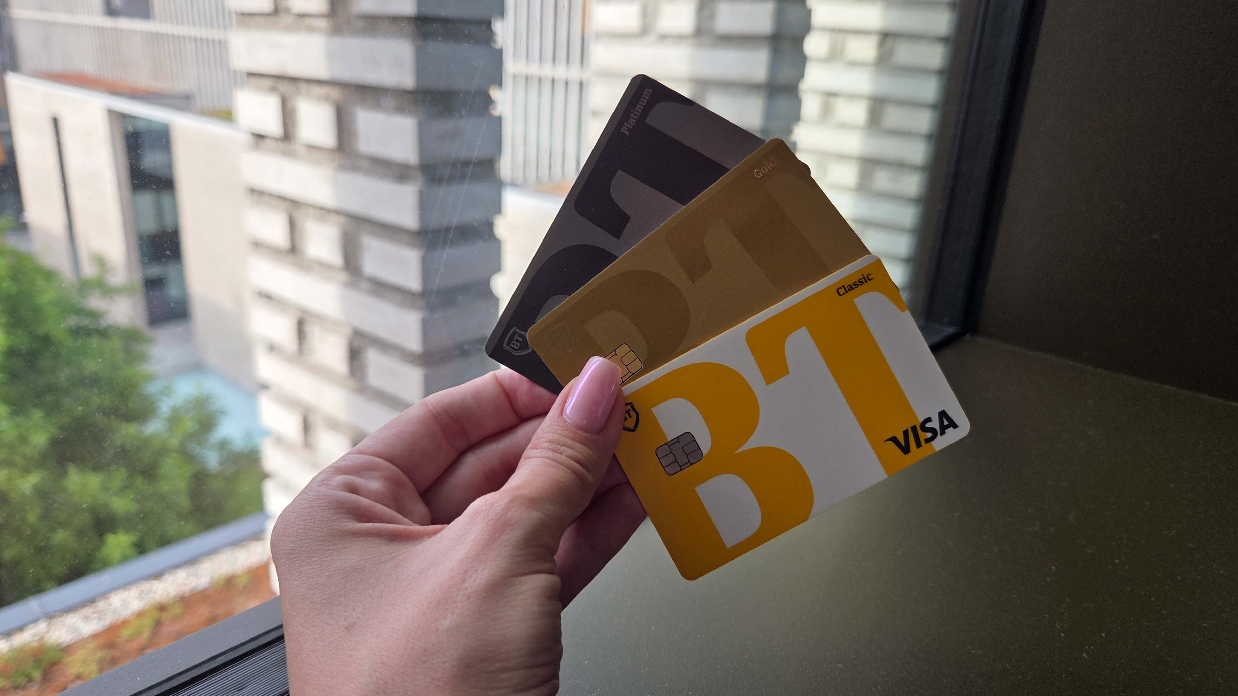 La vostra carta BT arriva tramite corriere in qualsiasi parte del mondo La vostra carta BT arriva tramite corriere in qualsiasi parte del mondo