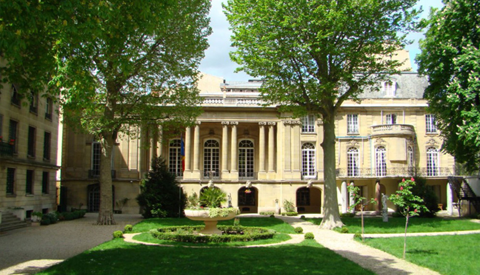 #Francia: visita al Palazzo Béhague, Ambasciata di Romania in Francia